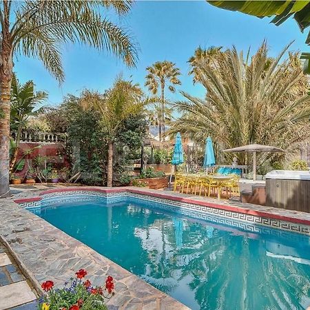 Majestic Villa By The Beach Heated Private Pool & Jacuzzi ベナルマデナ エクステリア 写真