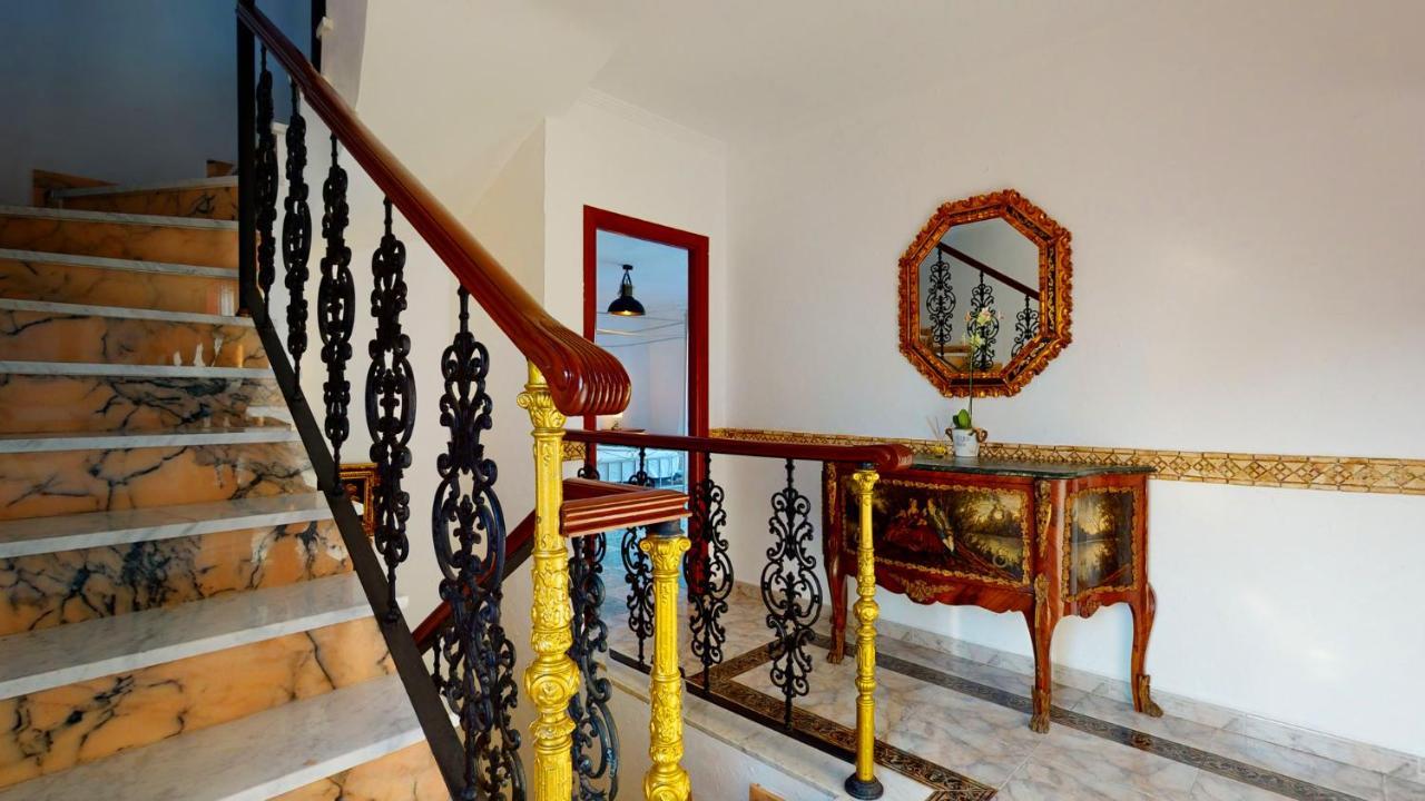 Majestic Villa By The Beach Heated Private Pool & Jacuzzi ベナルマデナ エクステリア 写真