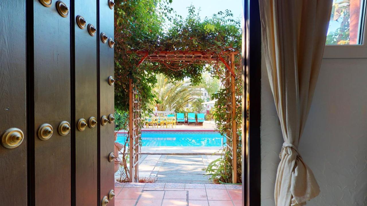 Majestic Villa By The Beach Heated Private Pool & Jacuzzi ベナルマデナ エクステリア 写真