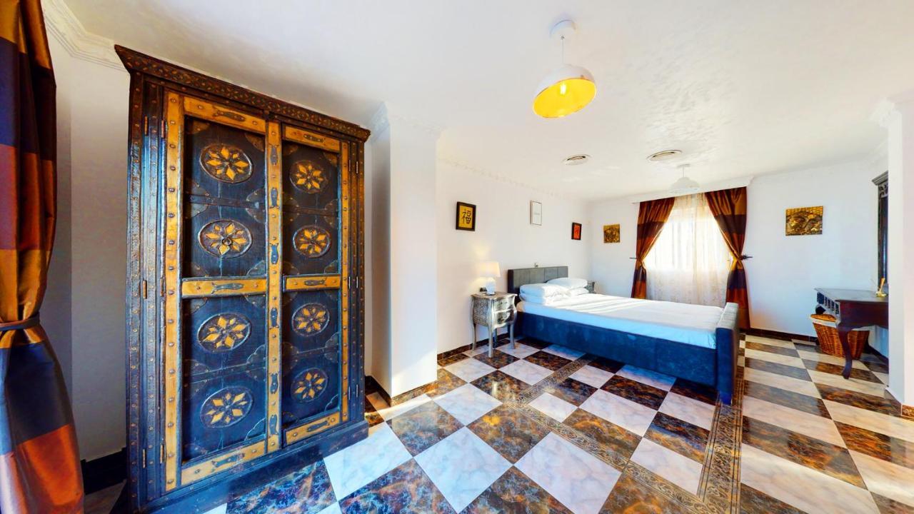 Majestic Villa By The Beach Heated Private Pool & Jacuzzi ベナルマデナ エクステリア 写真