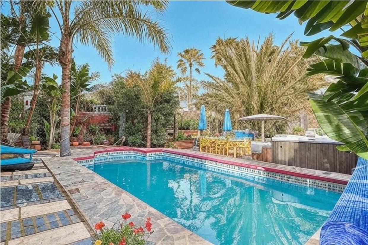 Majestic Villa By The Beach Heated Private Pool & Jacuzzi ベナルマデナ エクステリア 写真