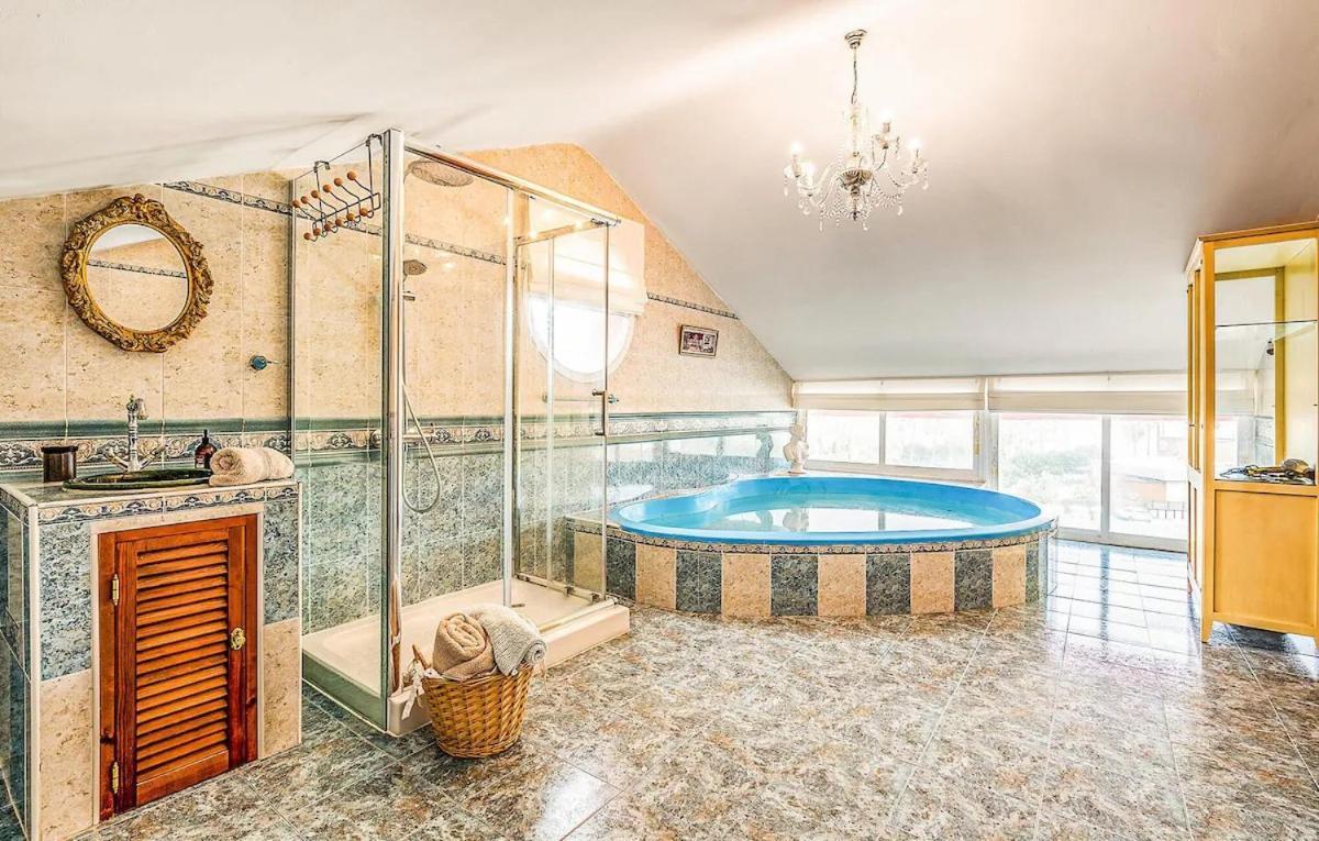 Majestic Villa By The Beach Heated Private Pool & Jacuzzi ベナルマデナ エクステリア 写真
