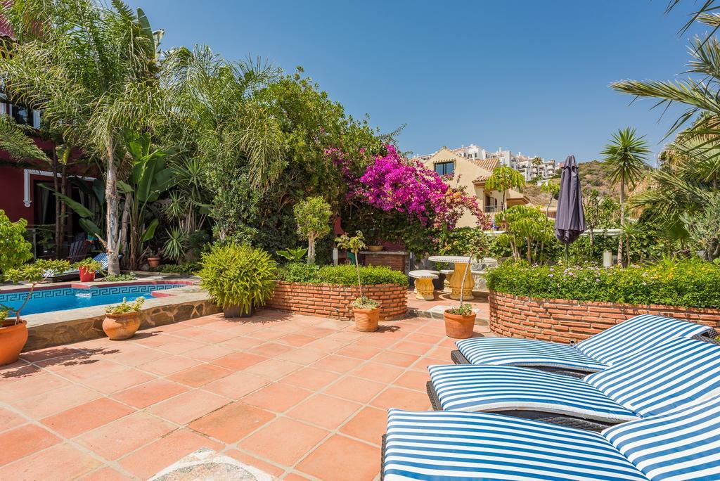 Majestic Villa By The Beach Heated Private Pool & Jacuzzi ベナルマデナ エクステリア 写真
